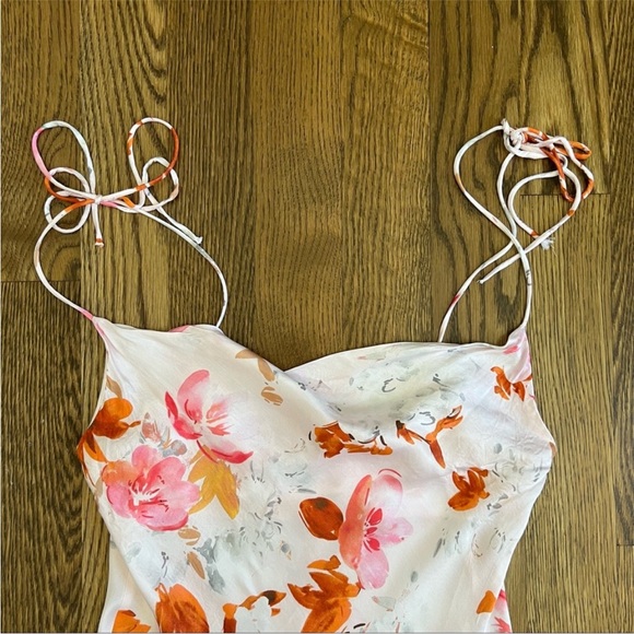 Bloggers favorite Mini Dress - Picture 8 of 10